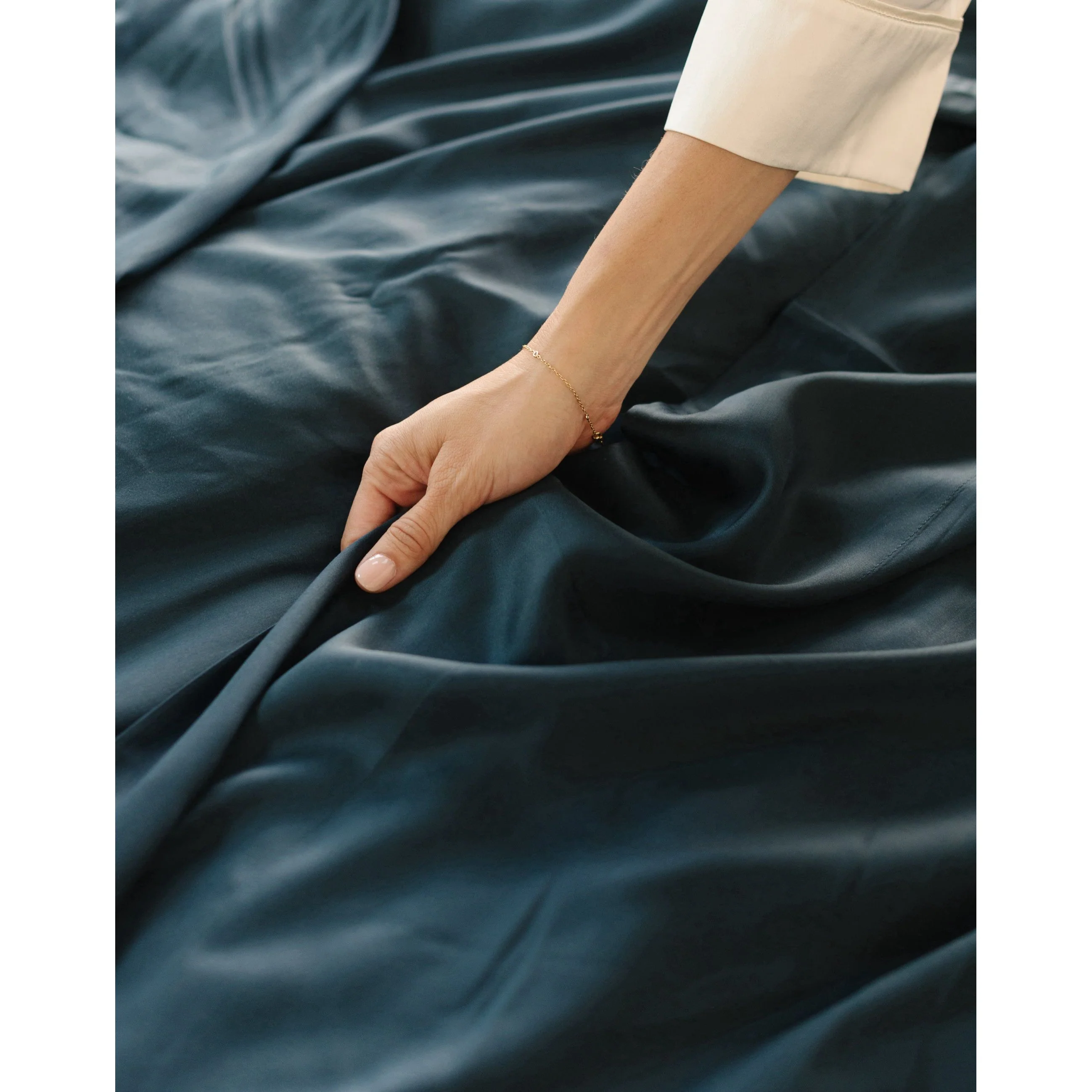 Cozy Earth Bamboo Sheet Sets Available in Queen and King Sizes - Image 26
