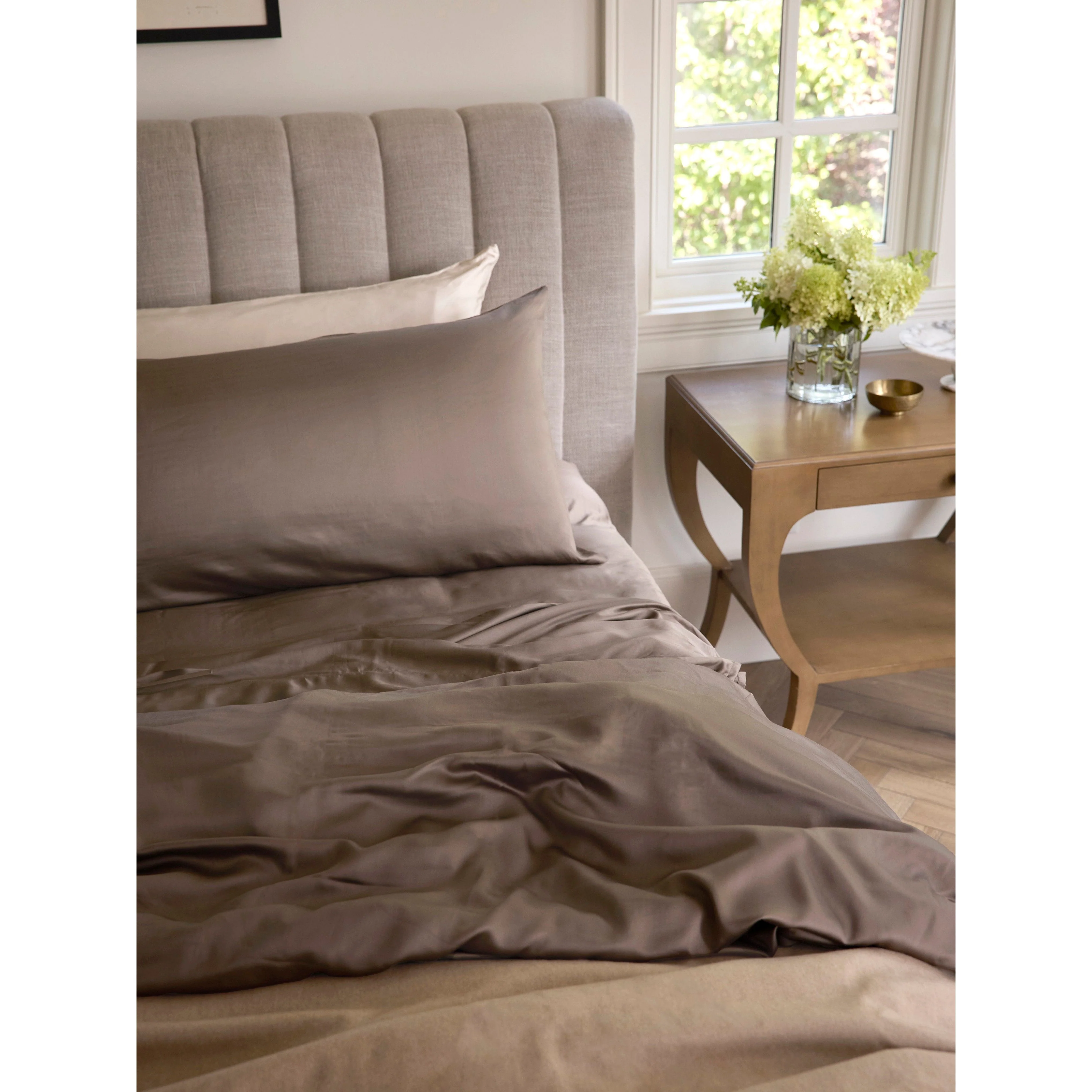 Cozy Earth Bamboo Sheet Sets Available in Queen and King Sizes - Image 3