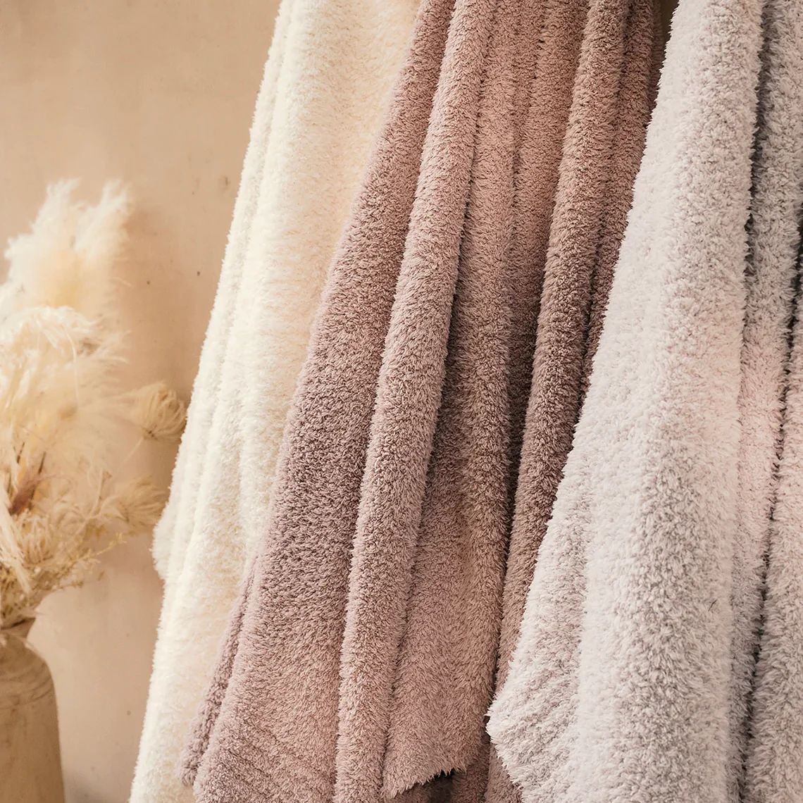 Barefoot Dreams CozyChic Pink Throw Blanket - Image 4