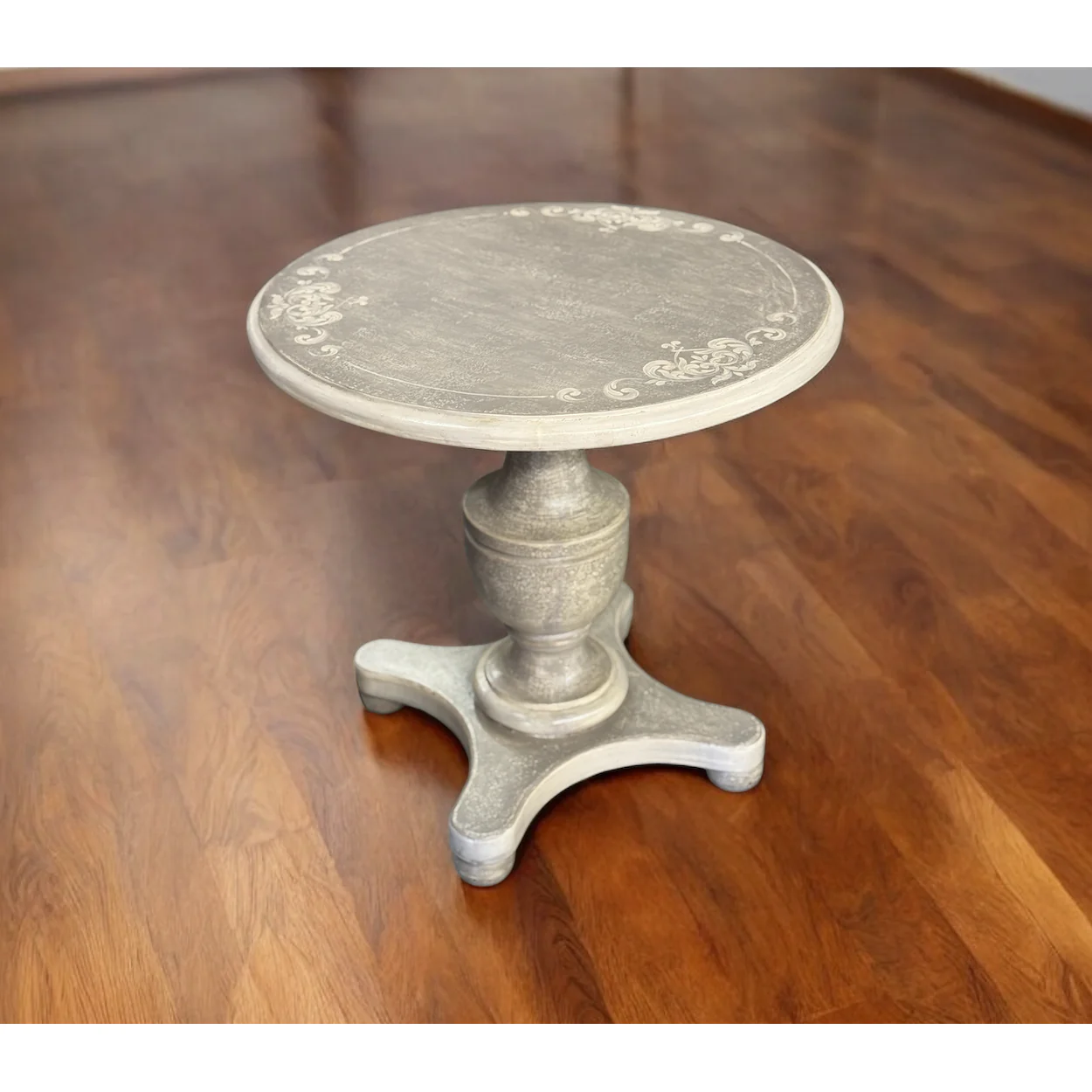 Casa Bonita Peruvian Hand-Painted Carved Wood Allegra Round Table