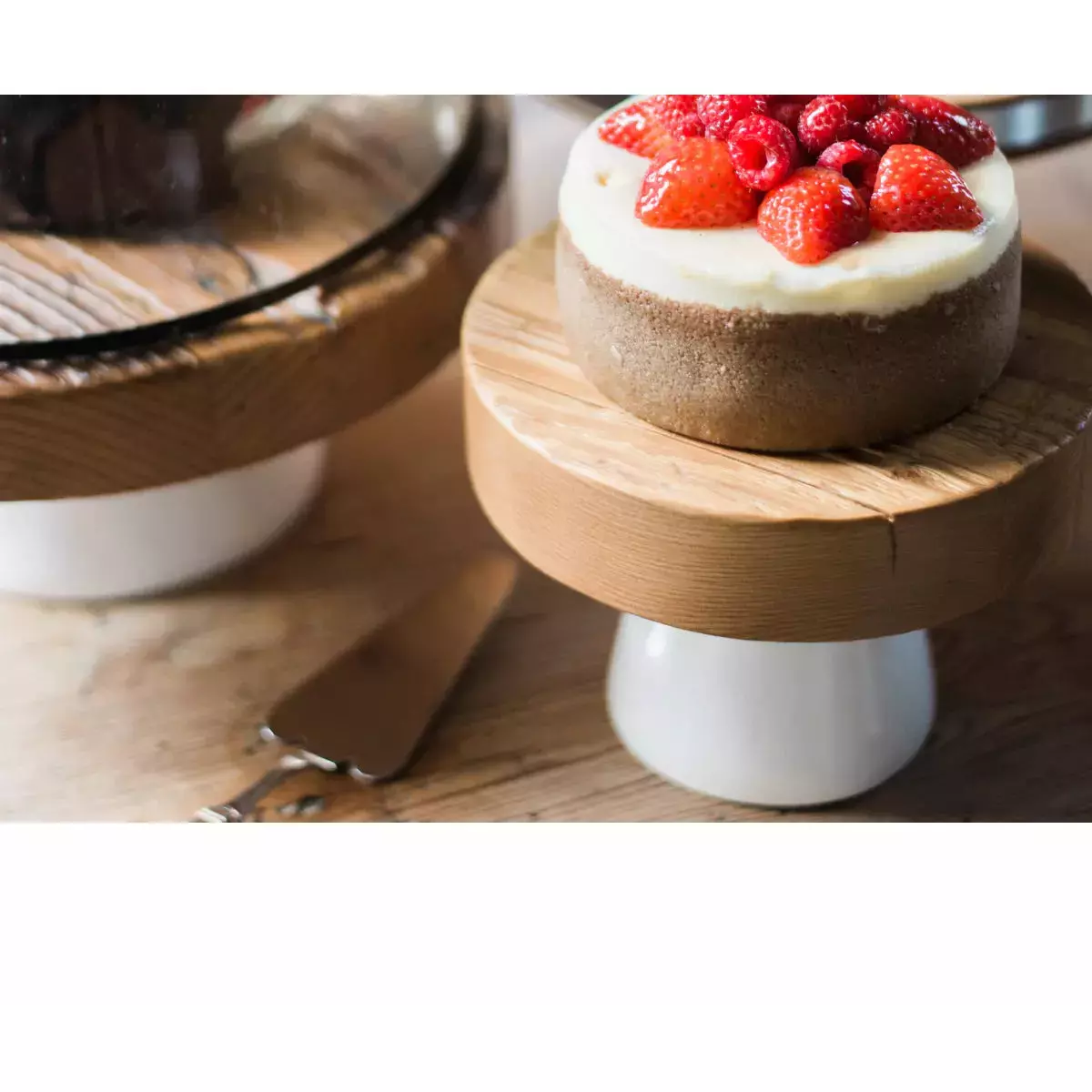 etúHOME White Mod Block Small Cake Stand ~ IN-STORE PURCHASE ONLY - Image 2