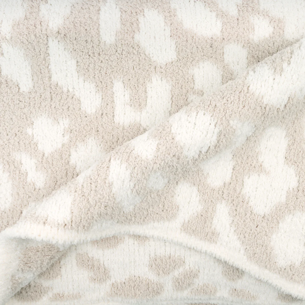 Kashwere Ultra Plush Creme and Linen Leopard Print Cloud Throw Blanket - Image 4