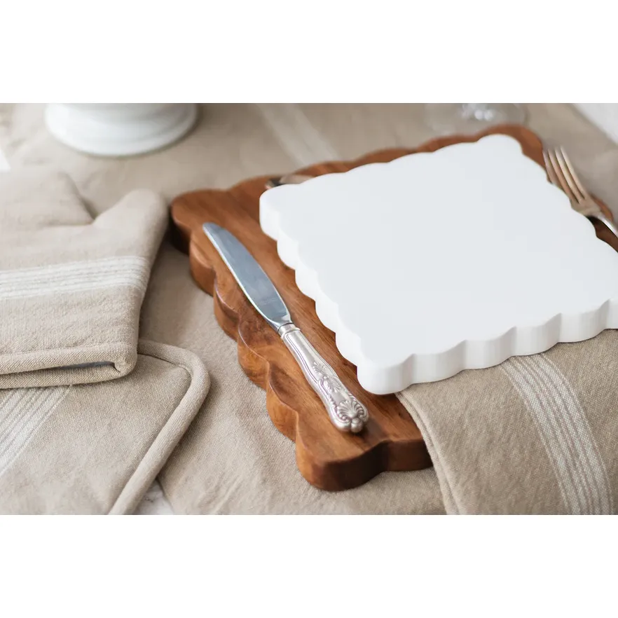 etúHOME Scalloped Cutting Board, Medium Square ~ IN-STORE PURCHASE ONLY - Image 9