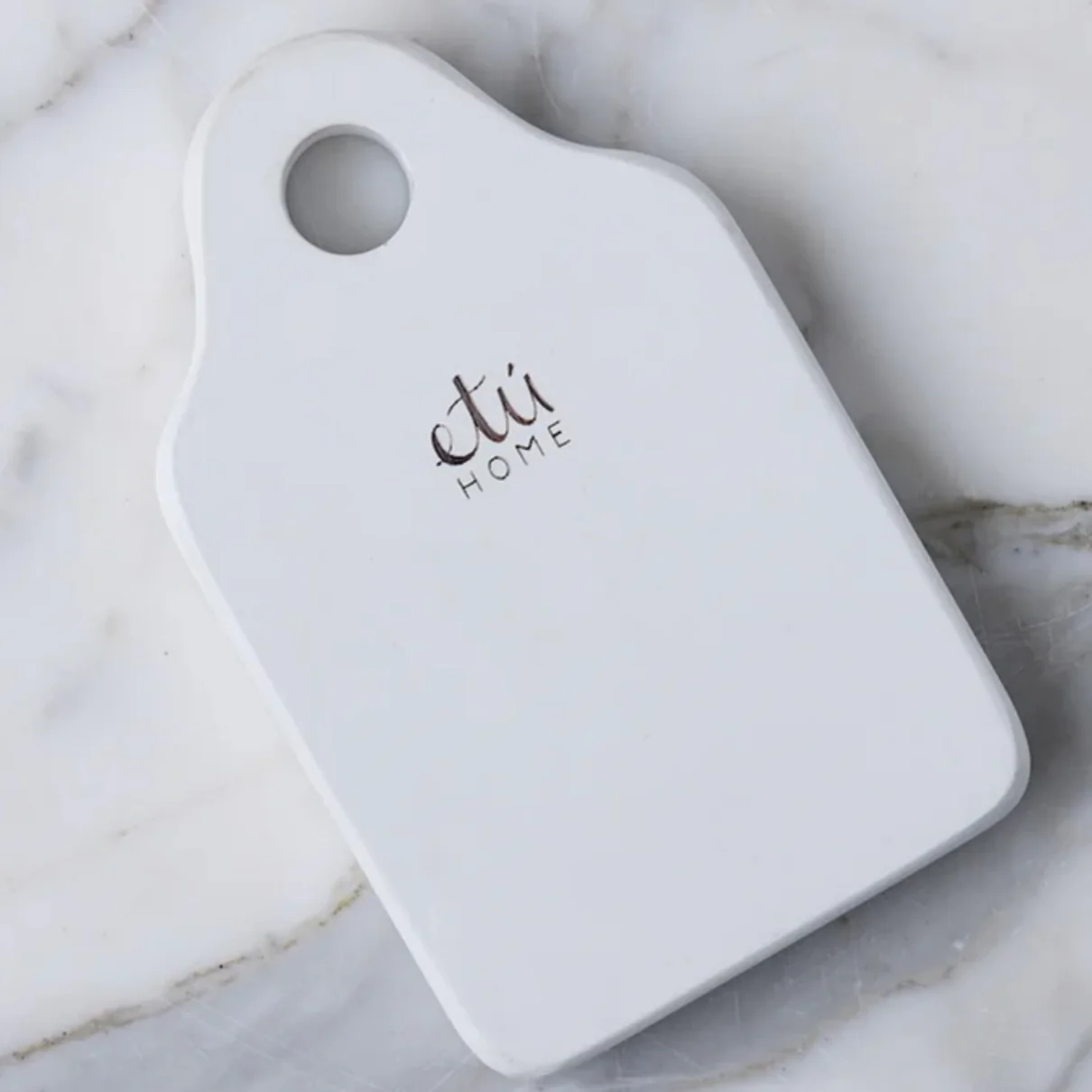 etúHOME Small Dutch Cheese Board ~ White ~ IN-STORE PURCHASE ONLY - Image 2