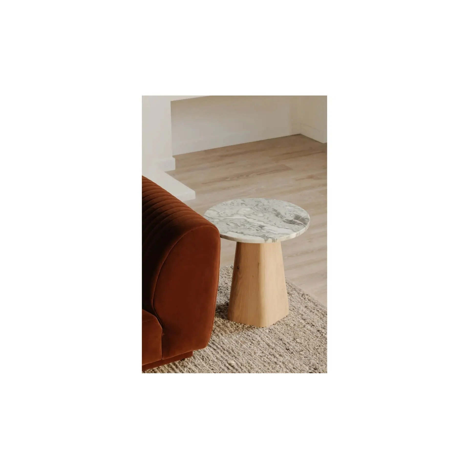 Moe's Home Collection Evelyn Green Onyx Marble Accent Table - Image 4