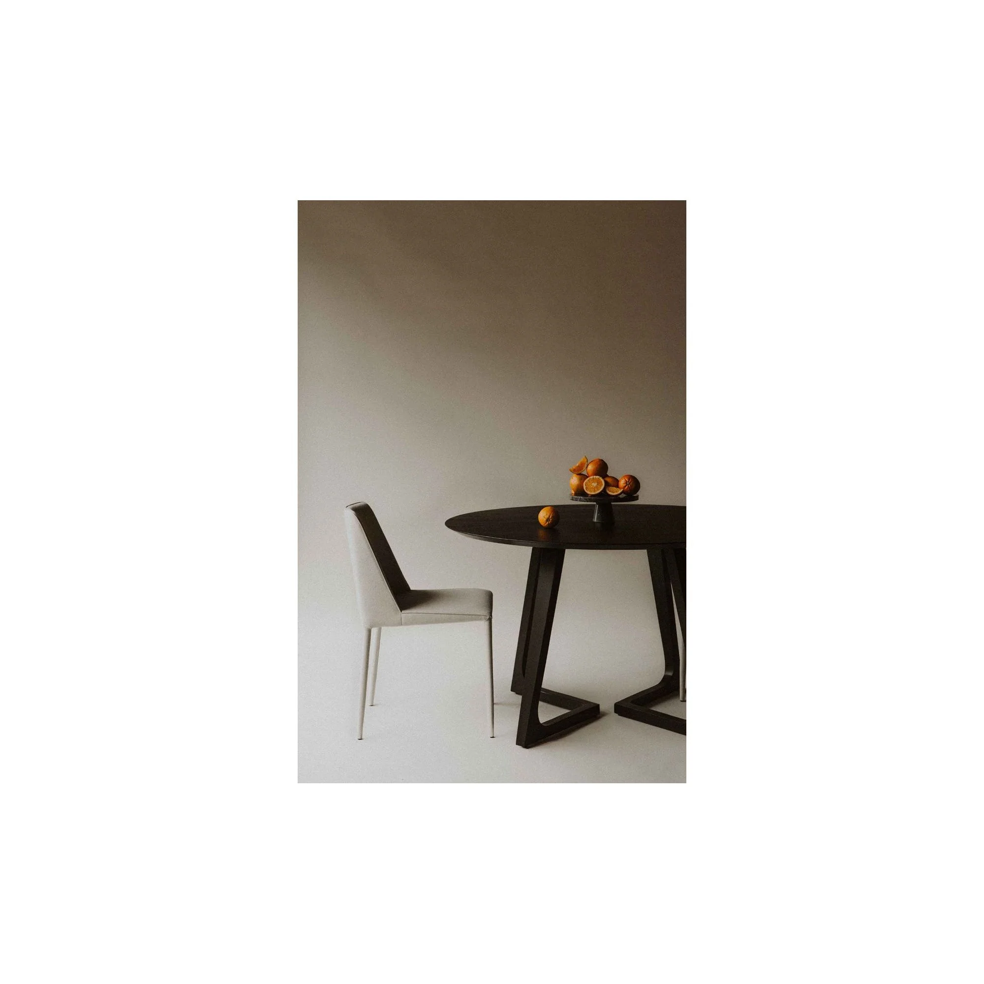 Moe's Home Godenza Round Dining Table Black - Image 4
