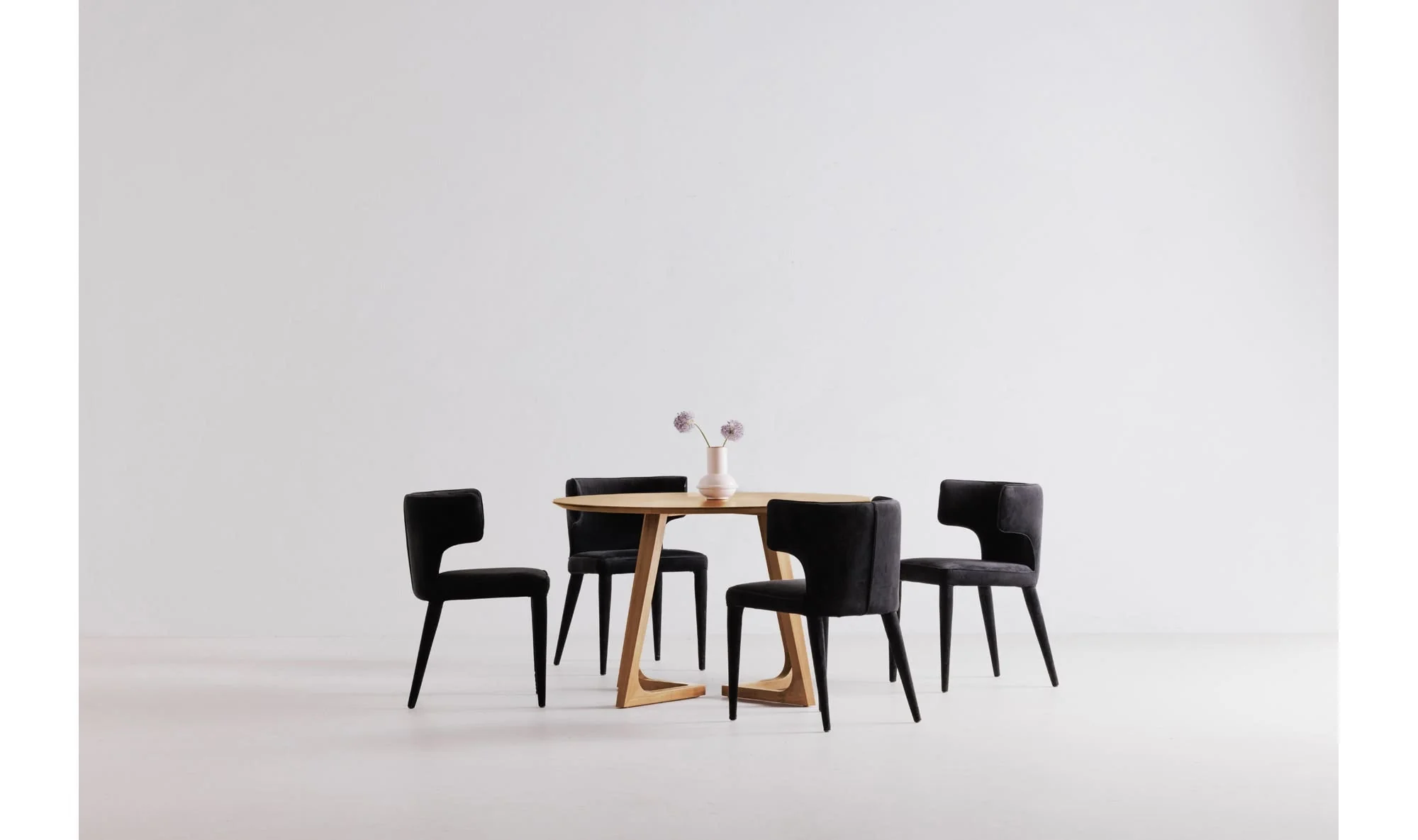 Moe's Home Godenza Round Dining Table Natural Oak - Image 3