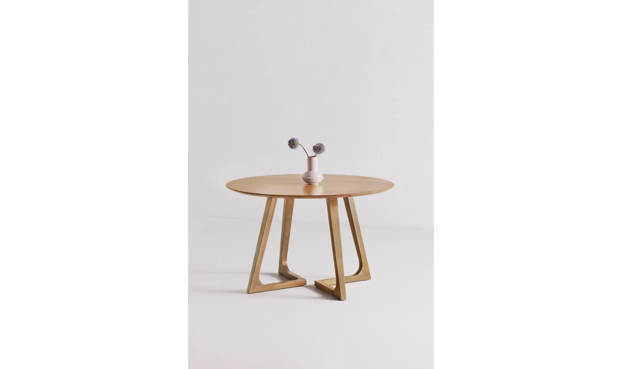 Moe's Home Godenza Round Dining Table Natural Oak - Image 4