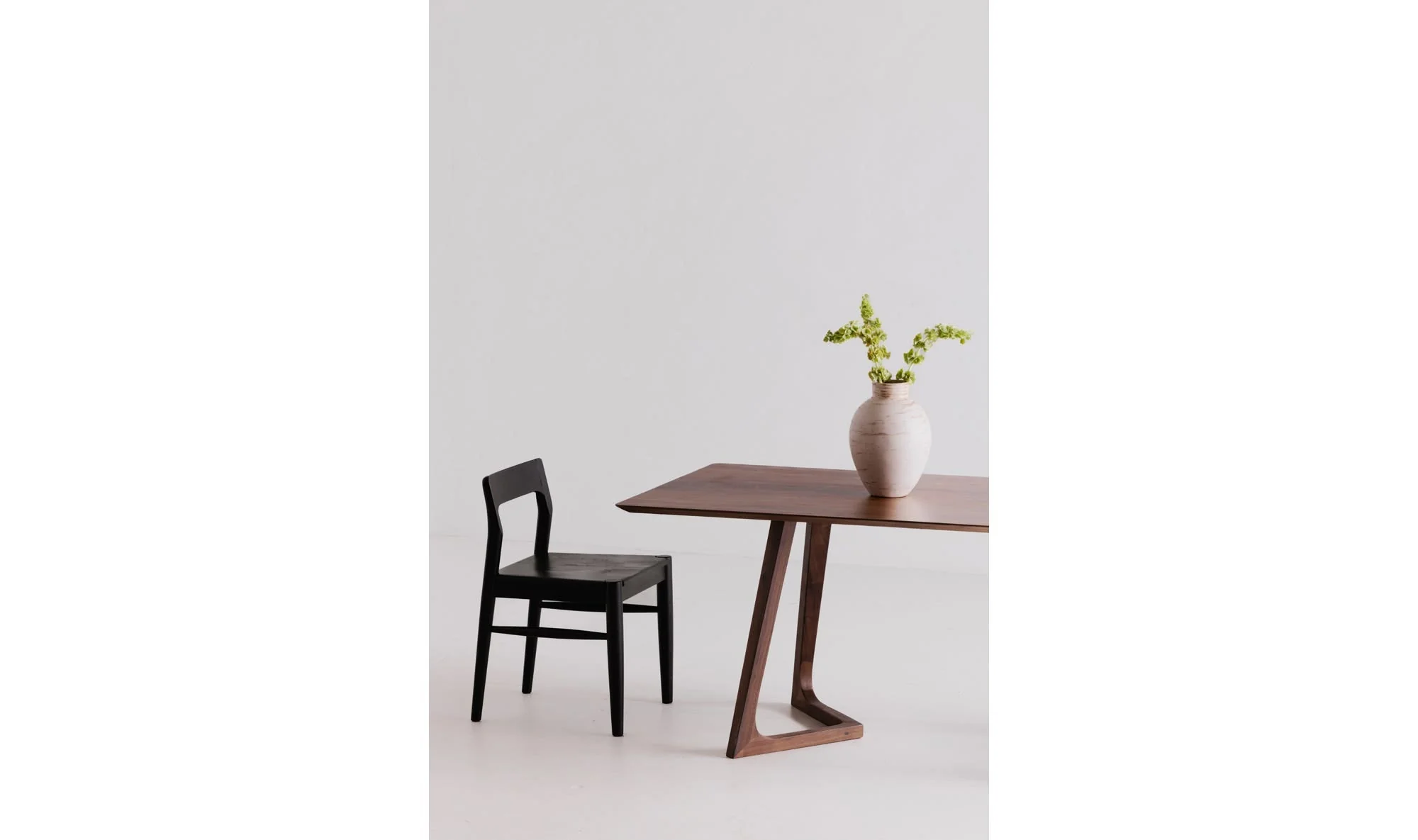 Moe's Home Owing Dining Chair Black - Set Of Two - Image 4
