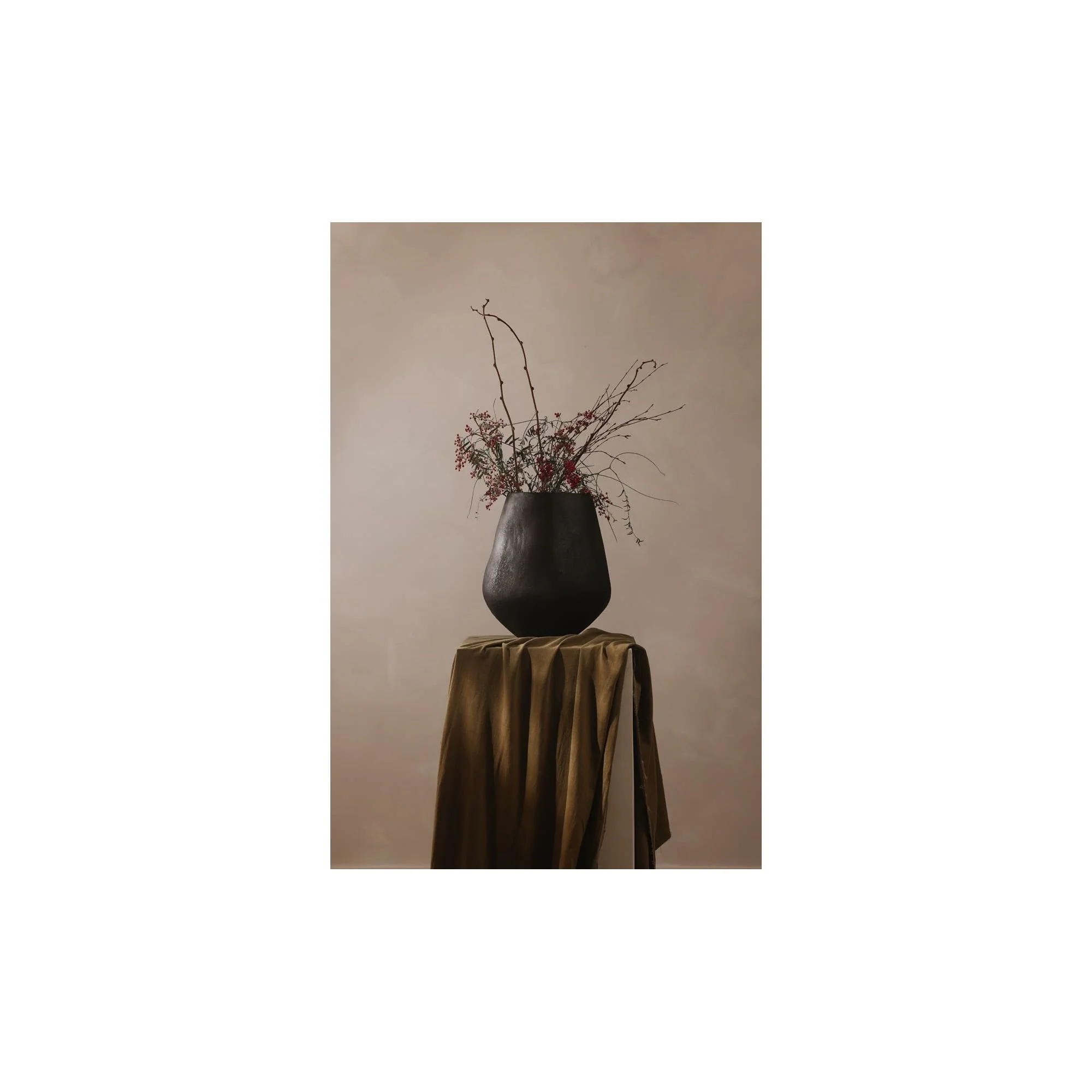 Moe's Home Voss Decorative Vessel Black - Image 4