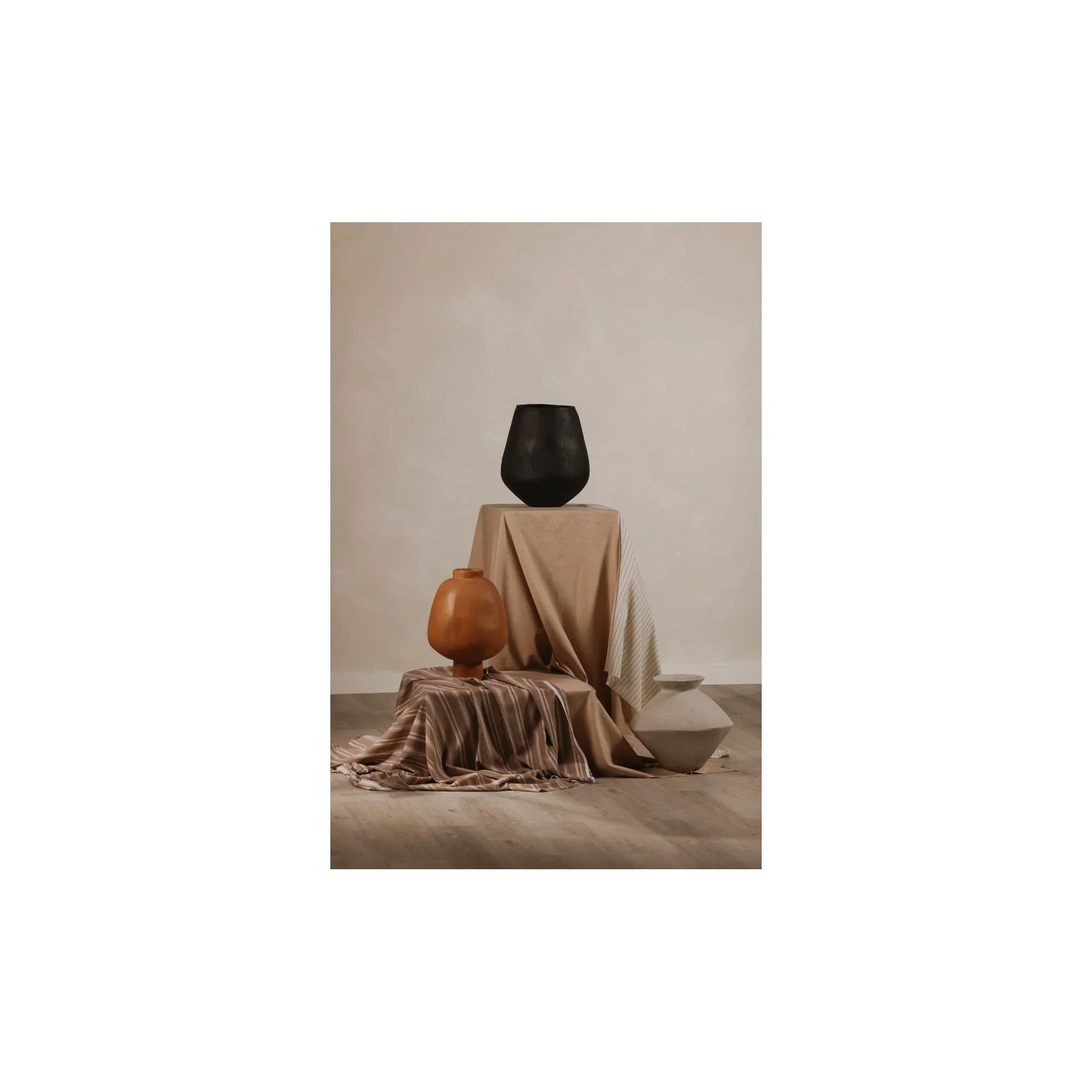 Moe's Home Voss Decorative Vessel Black - Image 5