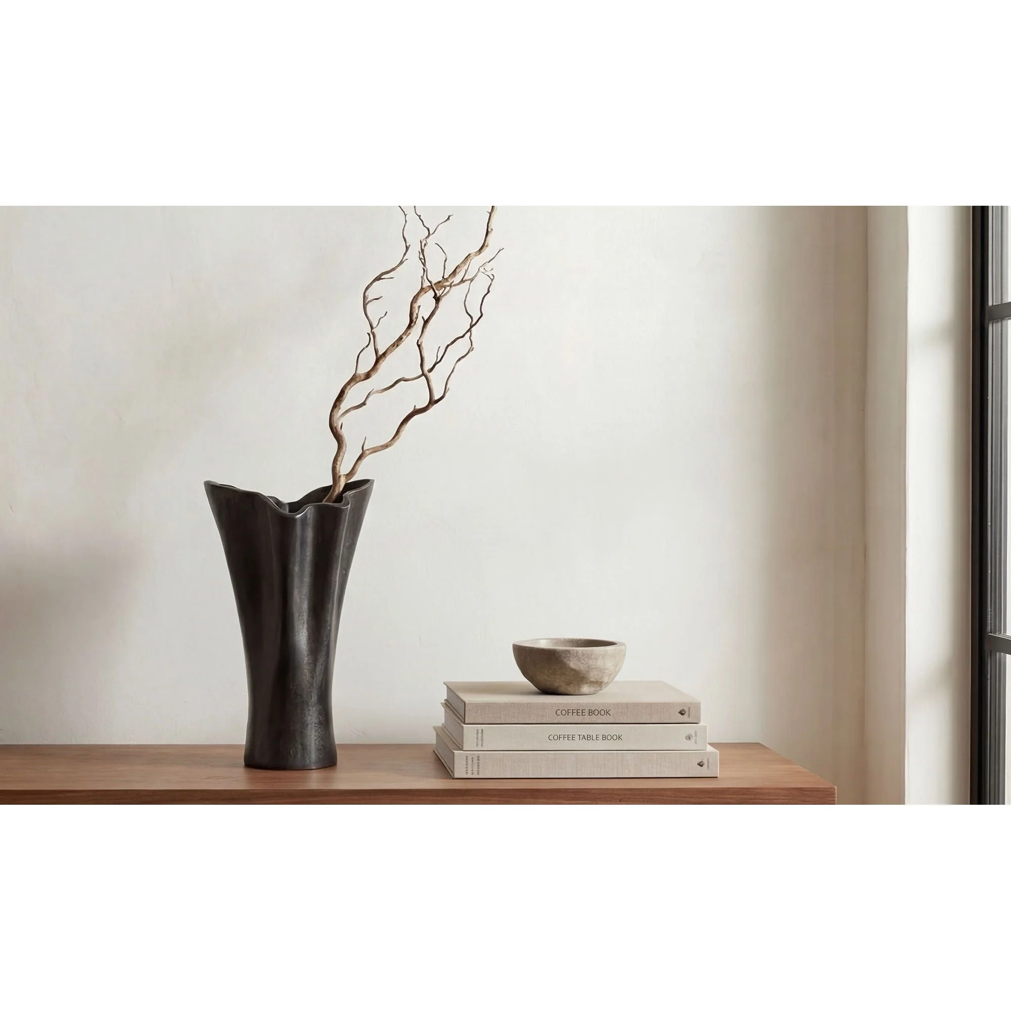 Moe's Home Yeri Cast Aluminum Vase Black - Image 2