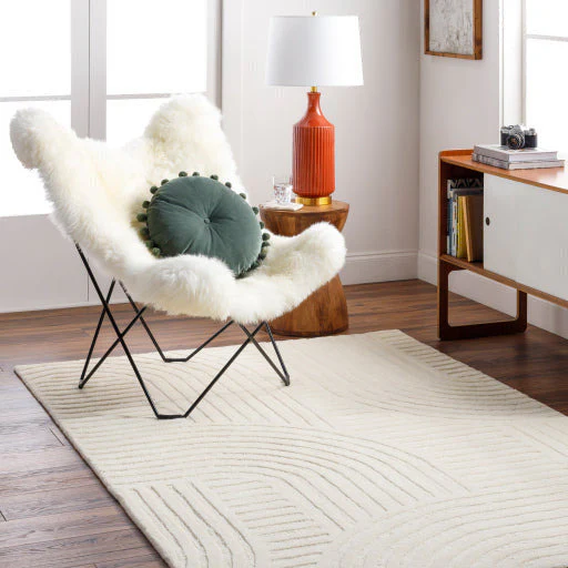 Surya Nizhoni Modern Ivory Sheepskin Sling Chair With Black Metal Legs - Image 4