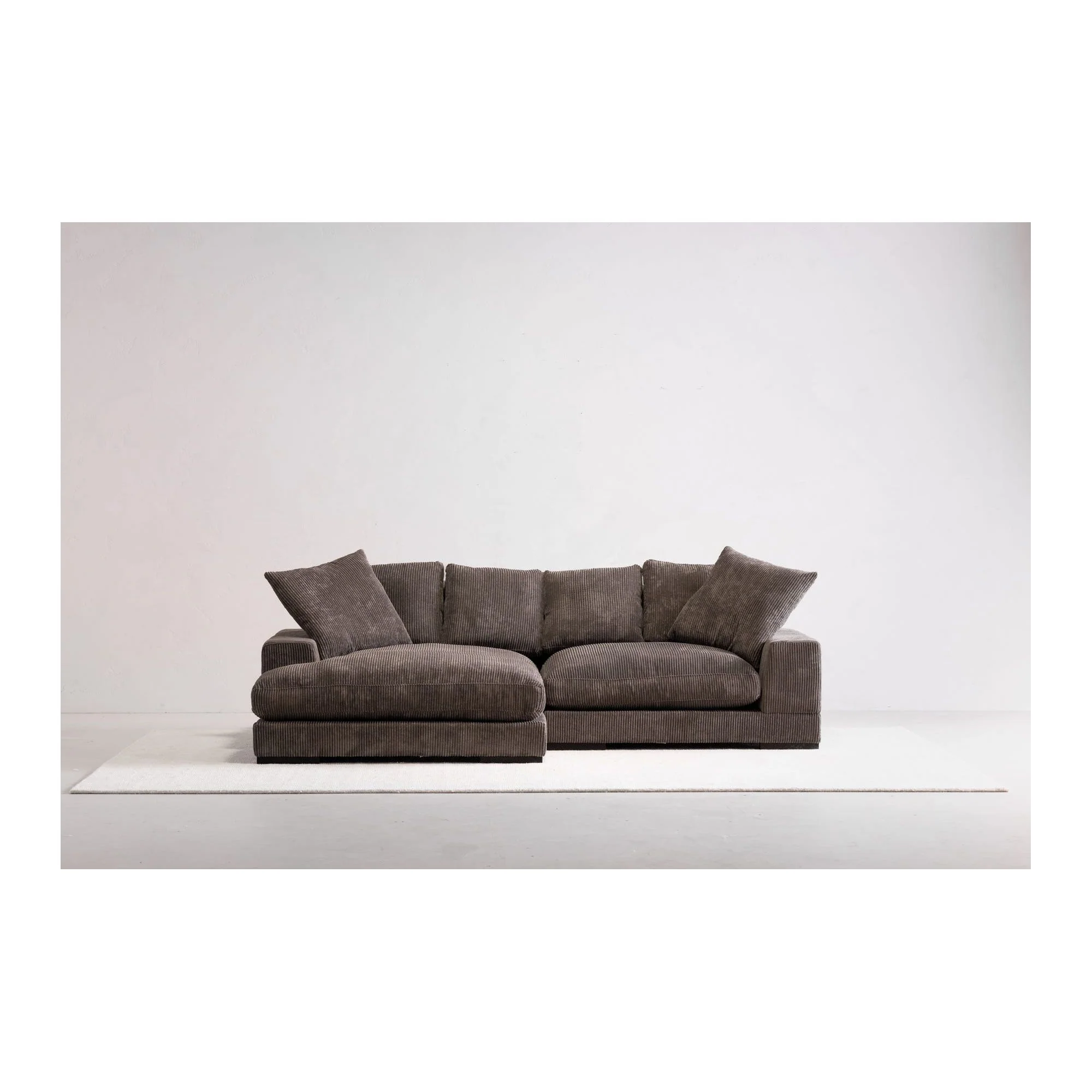 Moe's Home Collection Plunge Charcoal Sectional - Image 3