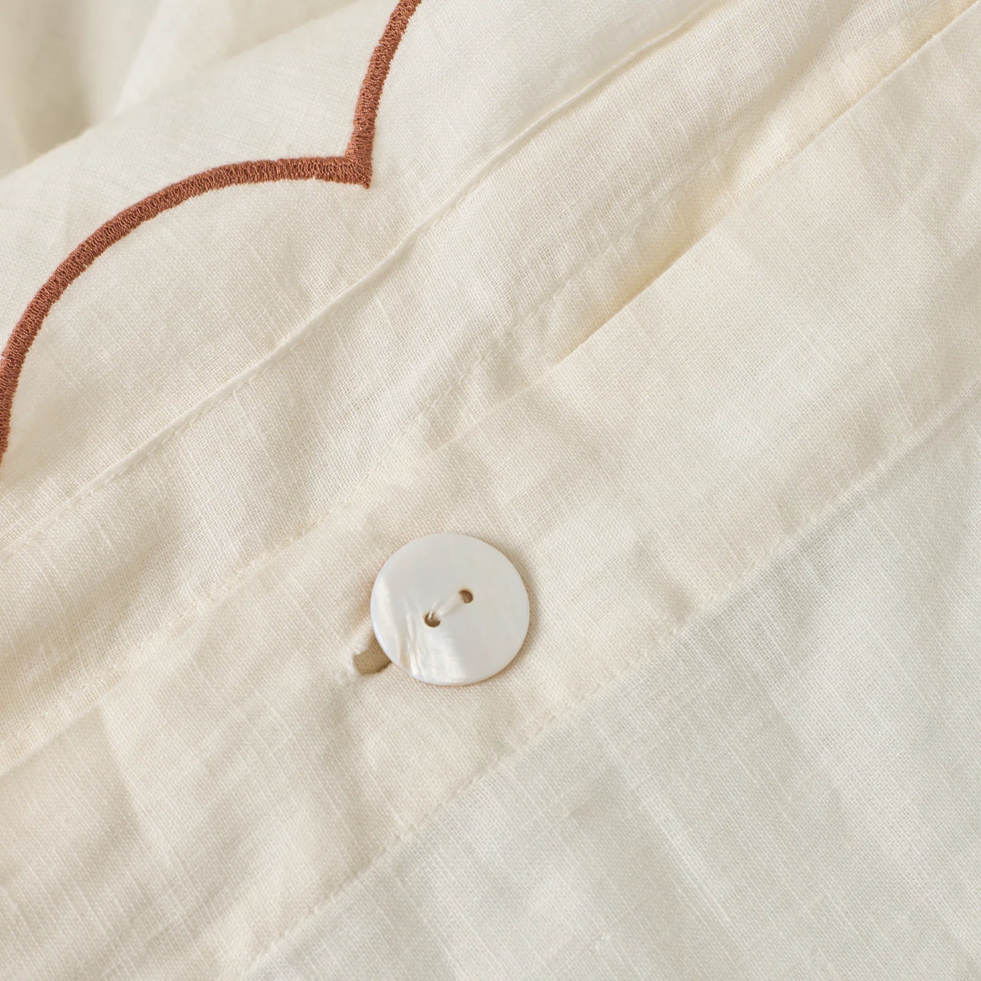 Pom Pom at Home Kelly Cream and Terracotta Linen Scalloped Duvet Cover & Pillow Shams ~ Available in Queen and King Sizes - Image 2
