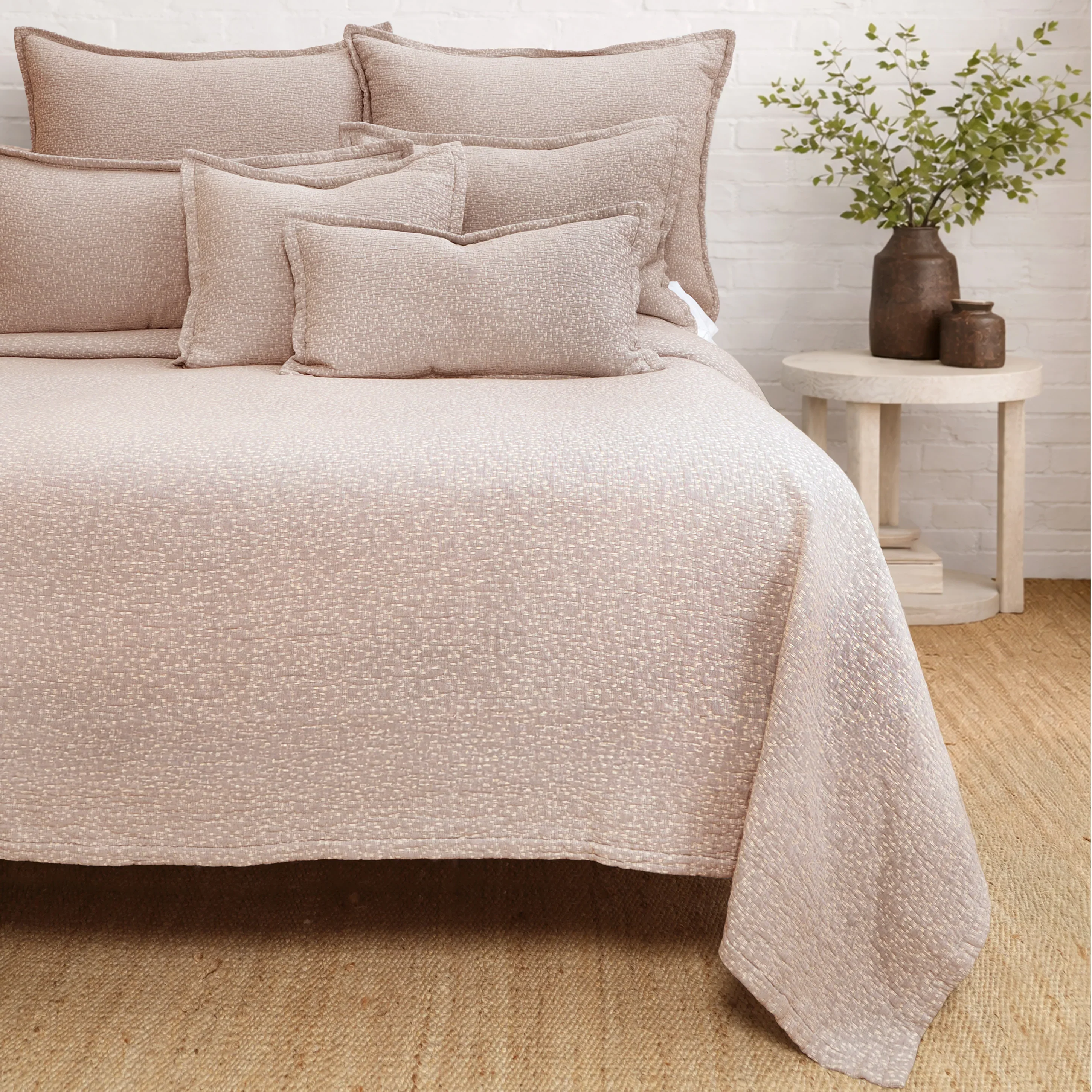 Throws & Blankets