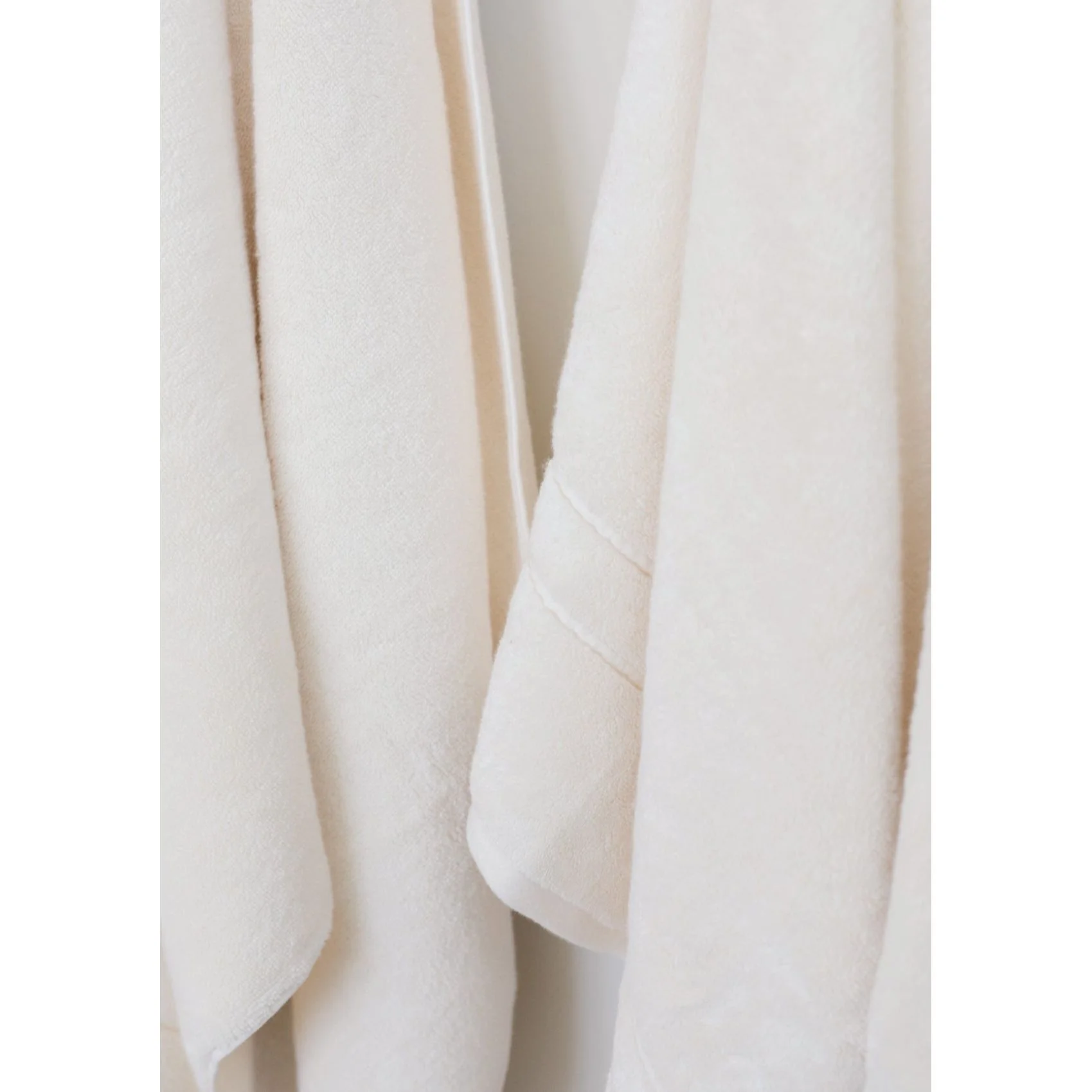 Cozy Earth Premium Plush Bath Sheets ~ Set of 2 Oversized Bath Towels - Image 16