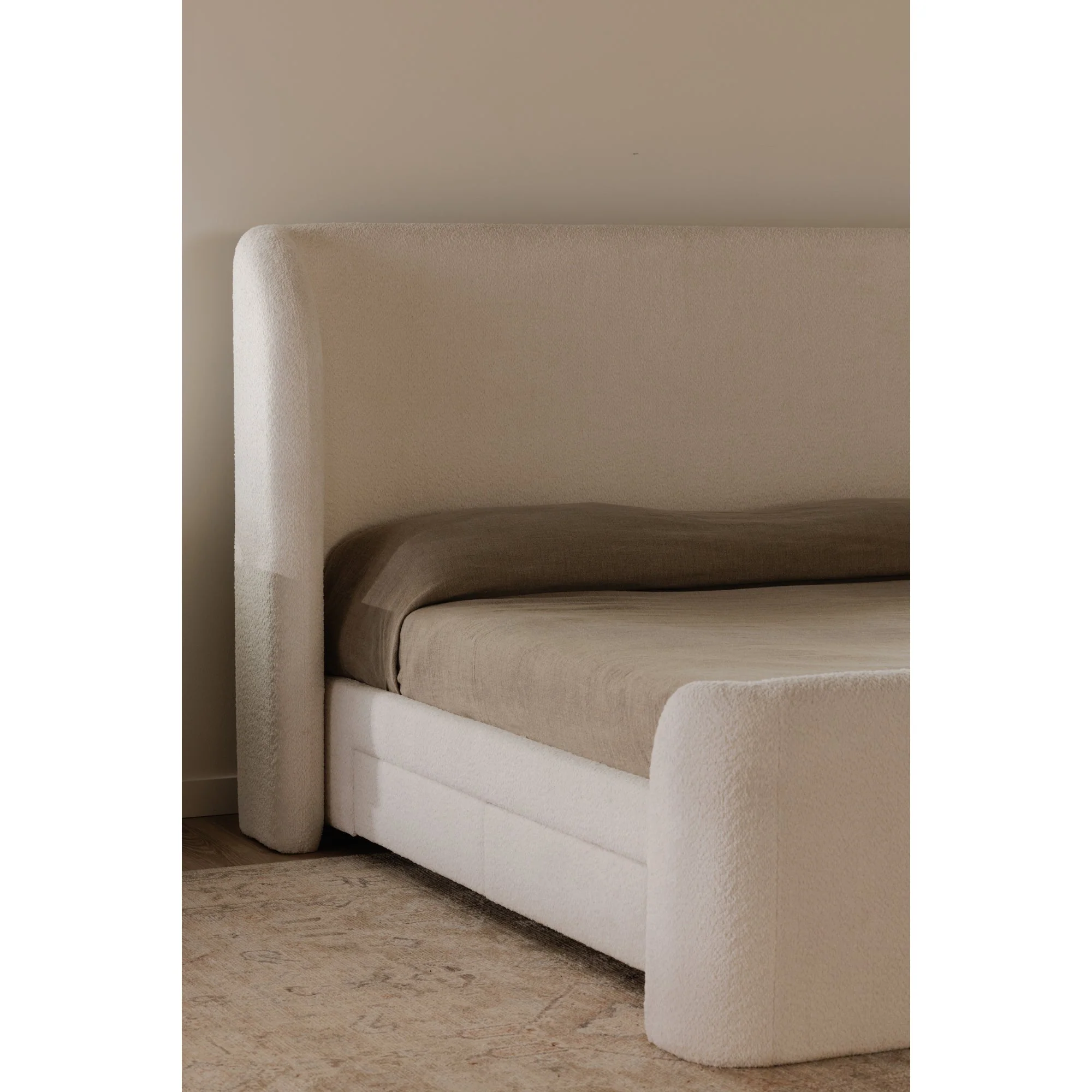 Moe's Home Collection Sophia Cream King Bed - Image 13