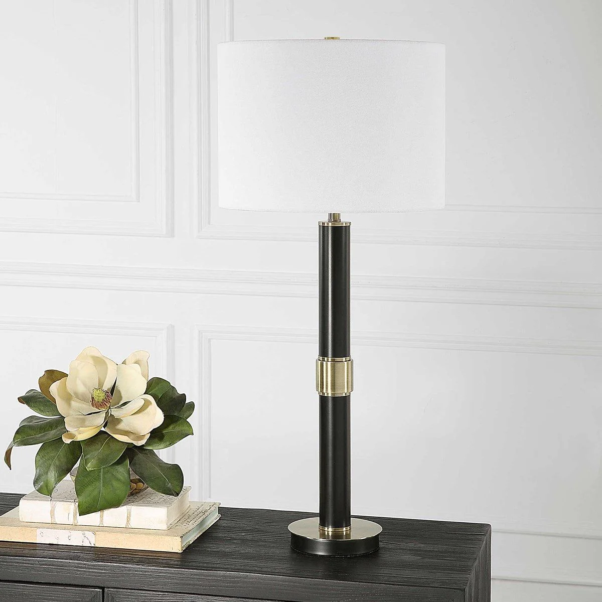 Casa Bella Living White Linen Shade With Black and Antiqued Gold Metal Base Table Lamp - Image 3