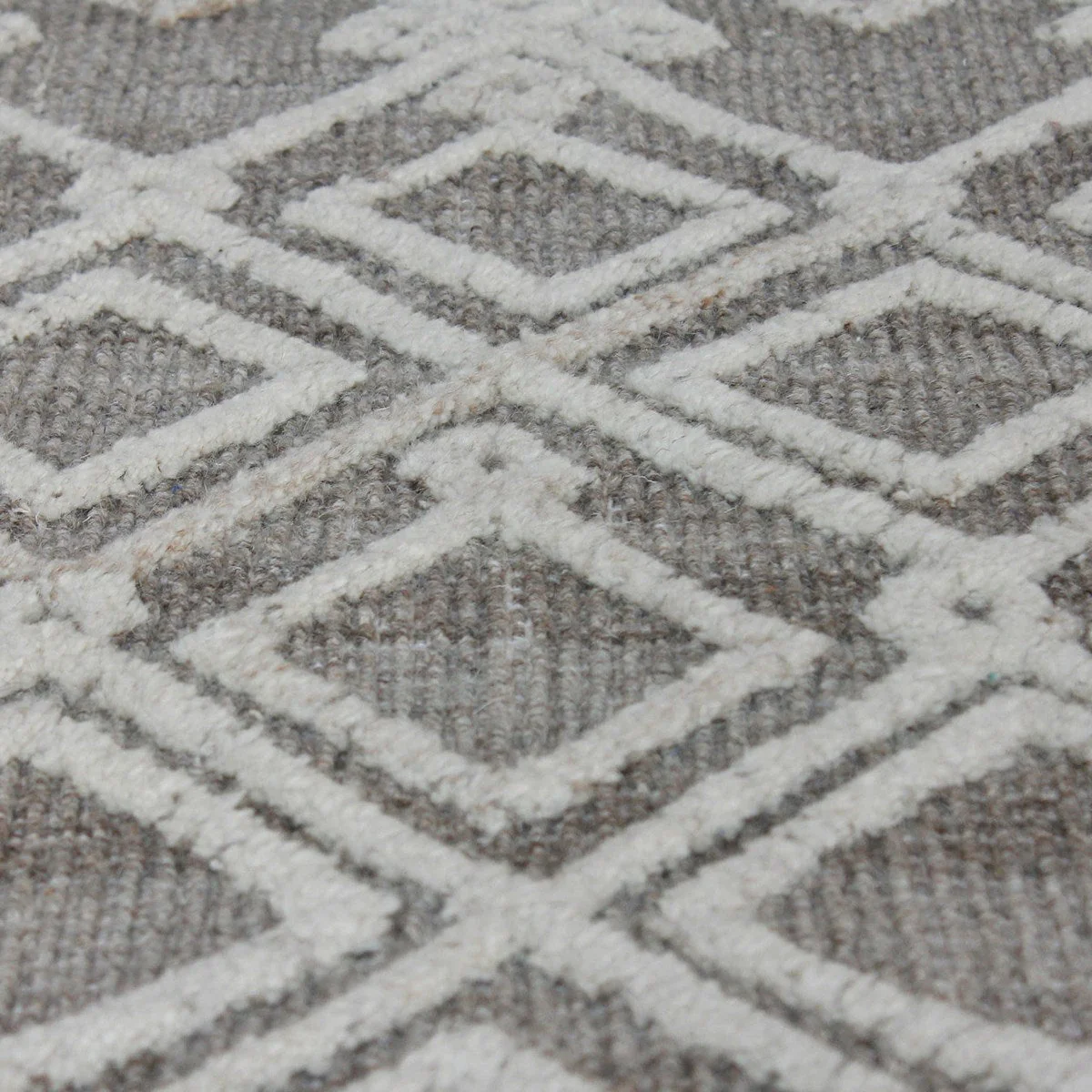 Uttermost Sieano Woven Ivory and Gray Wool Raised Tufted Rug ~ 5' x 8' - Image 2