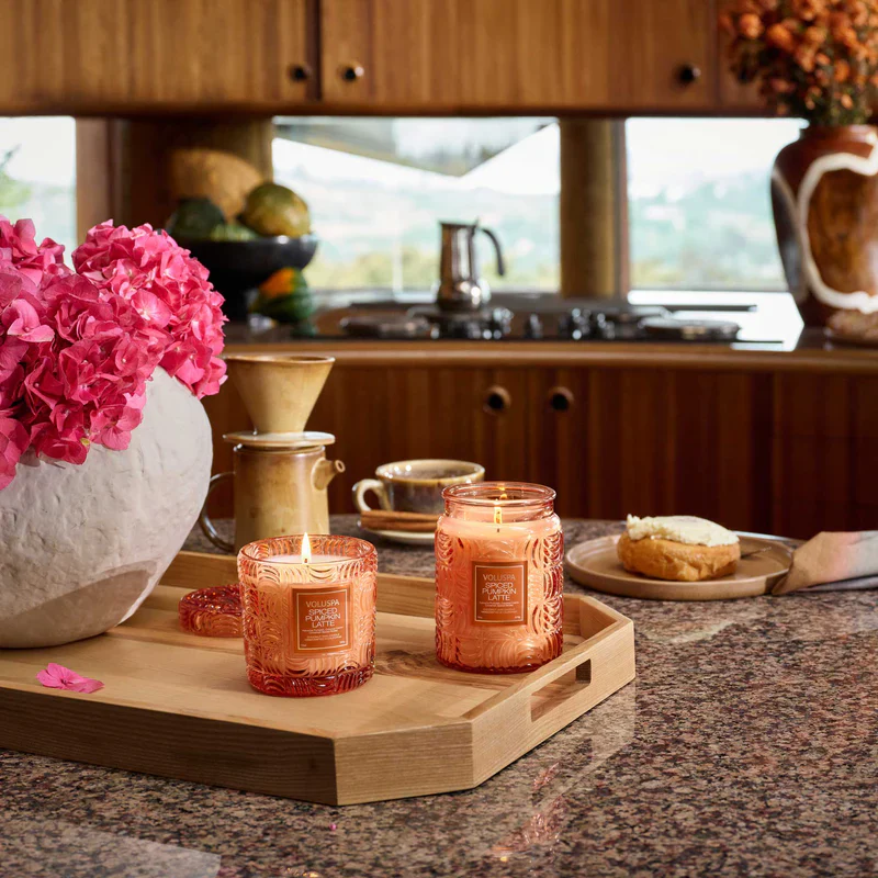 Voluspa Spiced Pumpkin Latte Classic Candle ~ 12 oz. ~ SPRING SALE ~ Limited Quantity - Image 4