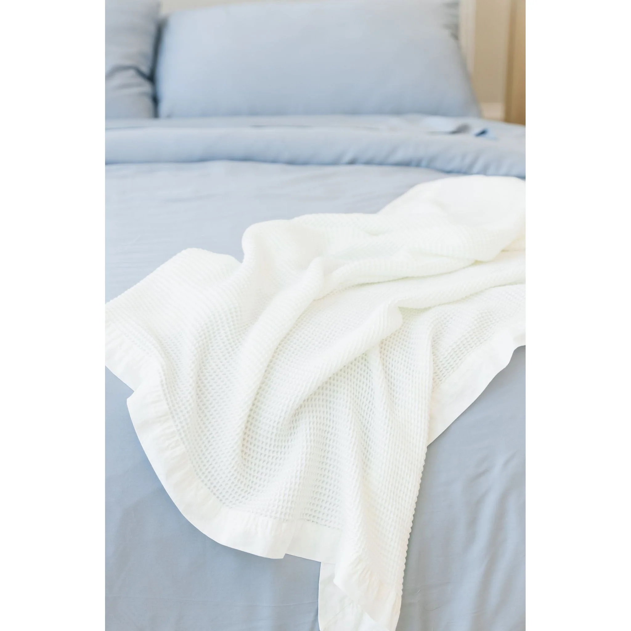 Cozy Earth Waffle Blanket Available in Queen and King Sizes - Image 15