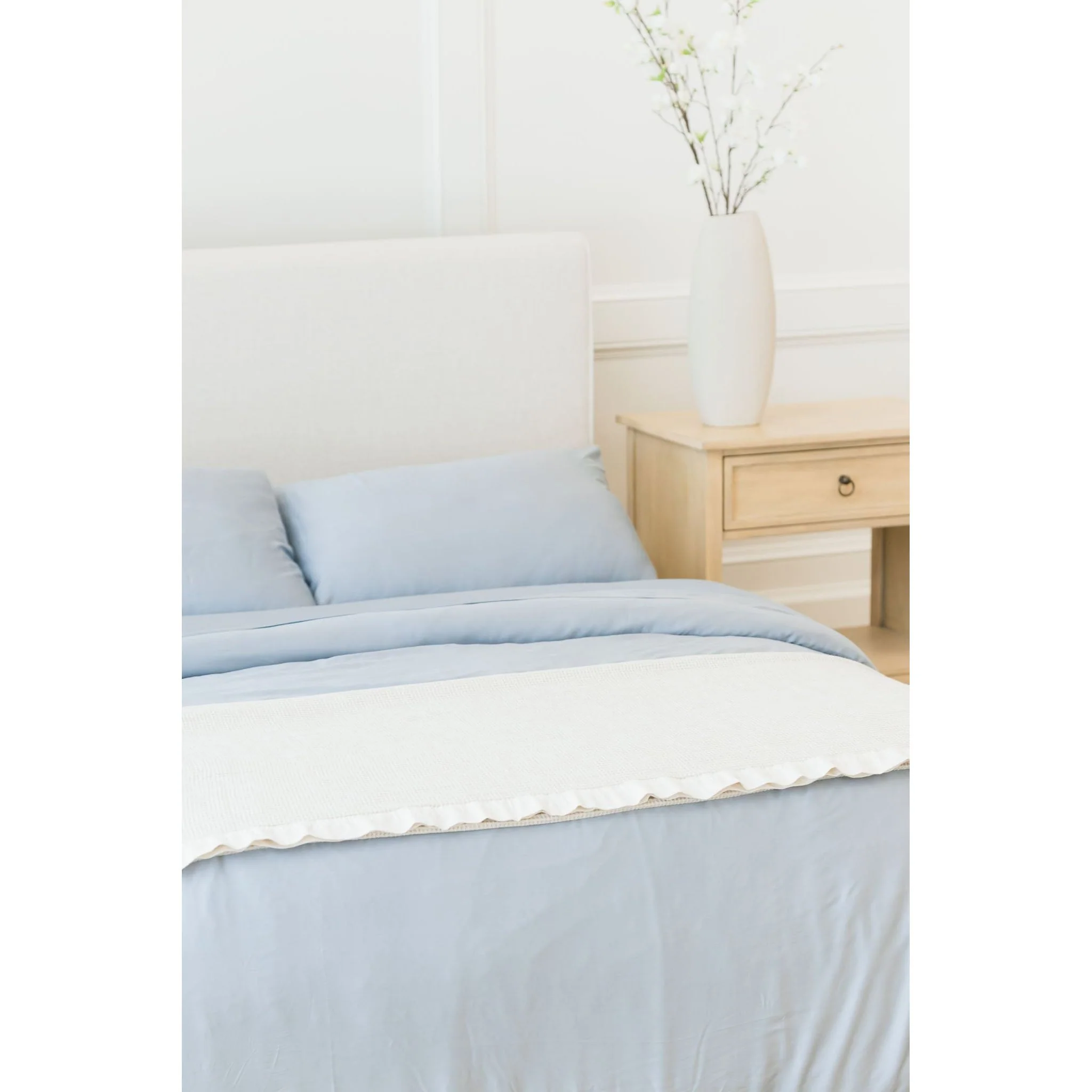 Cozy Earth Waffle Blanket Available in Queen and King Sizes - Image 16