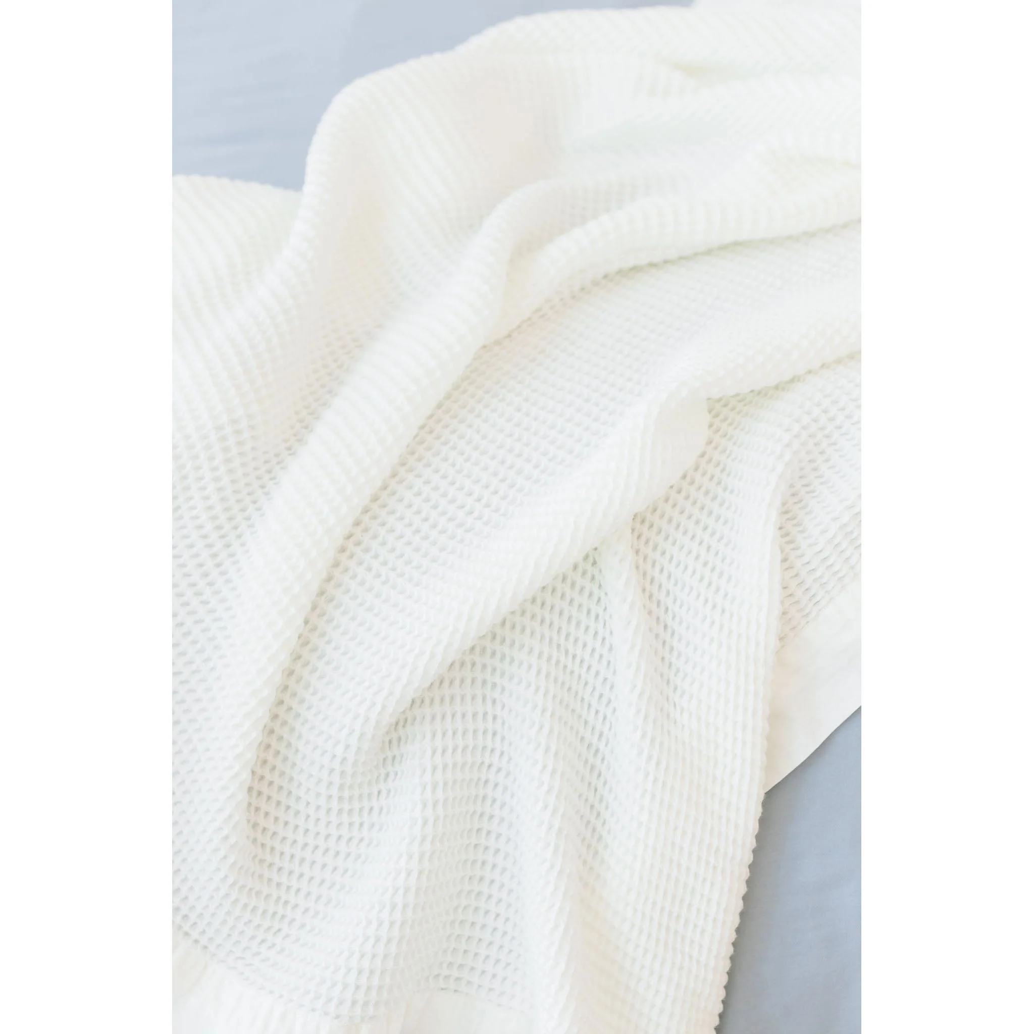 Cozy Earth Waffle Blanket Available in Queen and King Sizes - Image 17